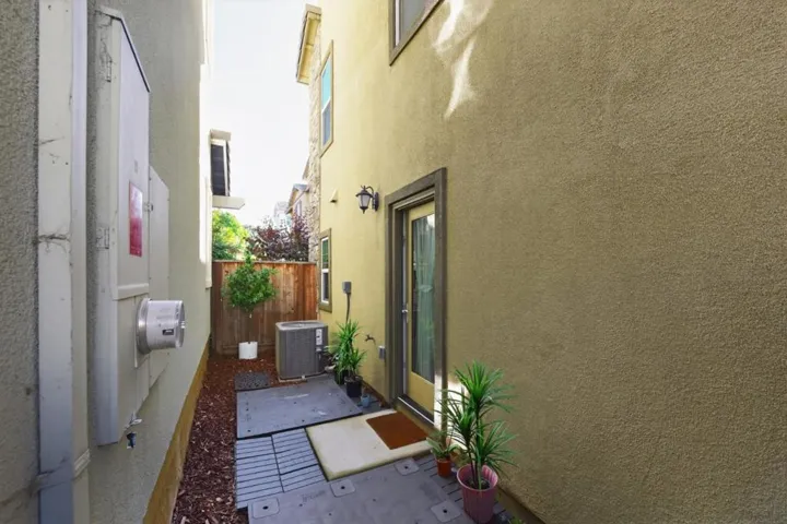 1303 Antonella Place, Hayward, California 94541