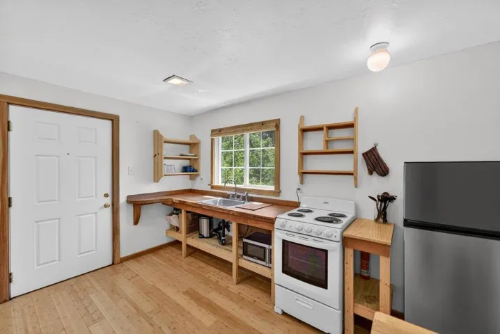 12040 Madrone Avenue, Felton, California 95018