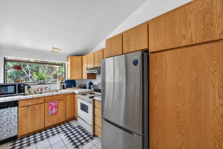 12040 Madrone Avenue, Felton, California 95018