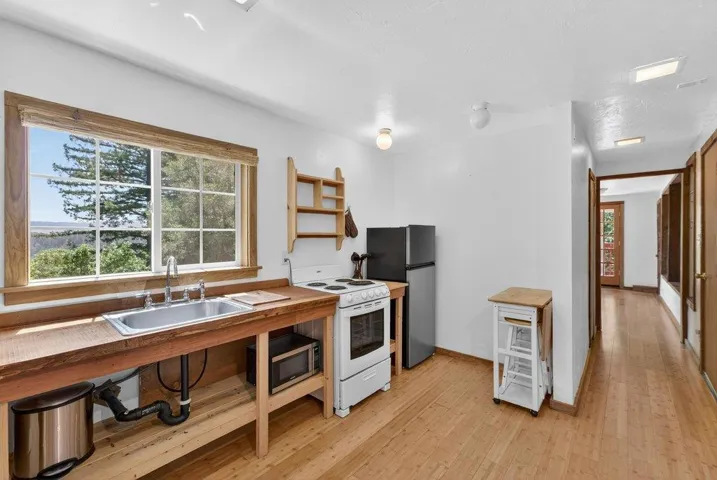 12040 Madrone Avenue, Felton, California 95018