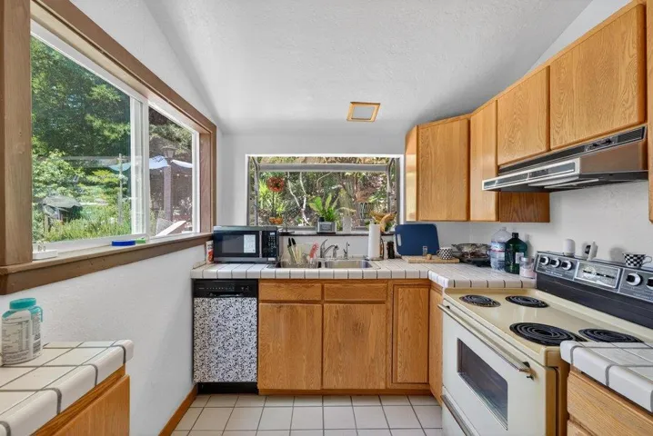 12040 Madrone Avenue, Felton, California 95018