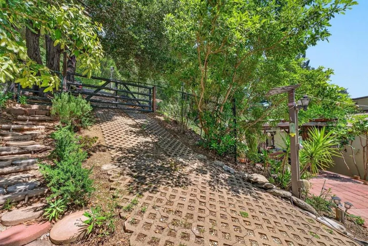 12040 Madrone Avenue, Felton, California 95018