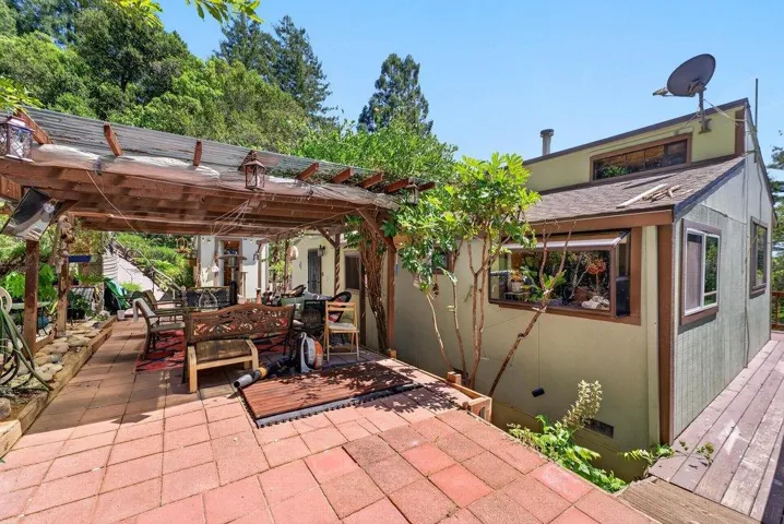 12040 Madrone Avenue, Felton, California 95018