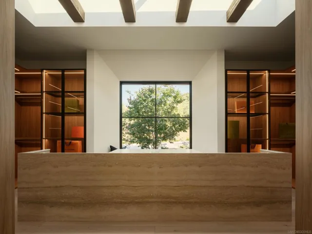Walk-in Closet