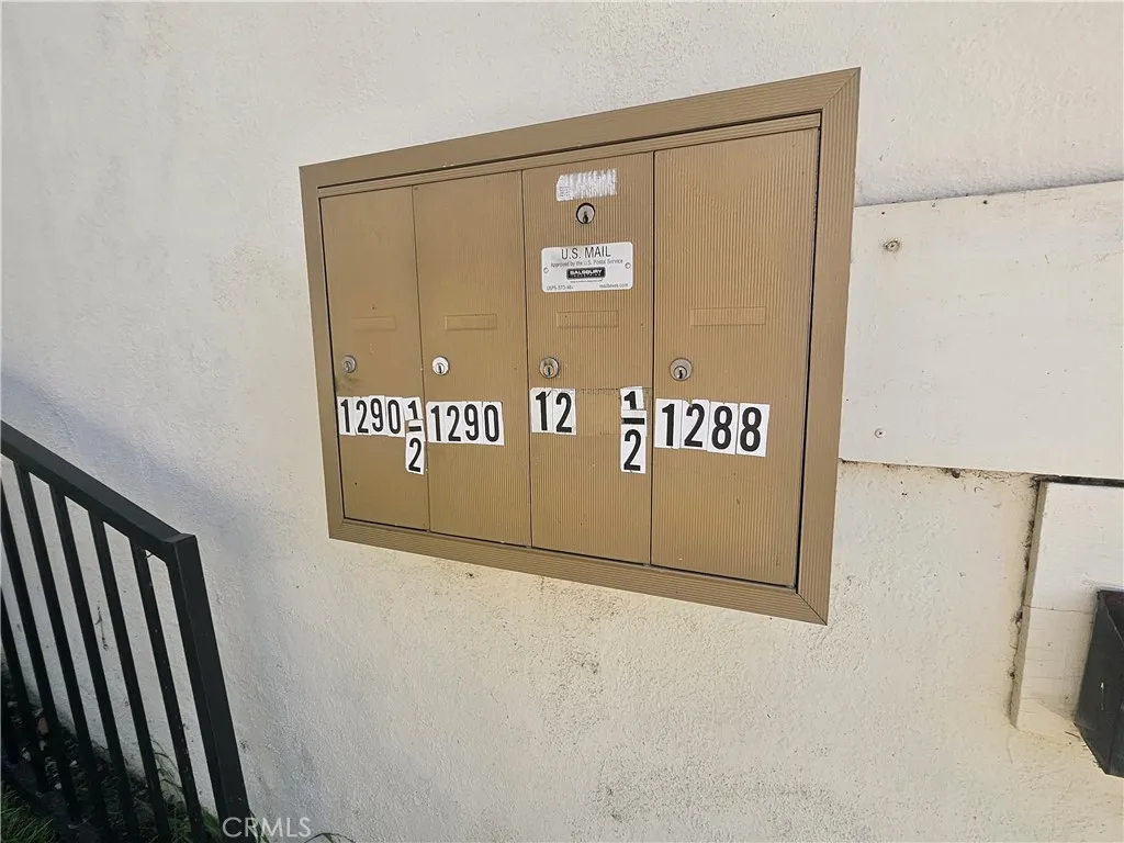 4 units Mail Box