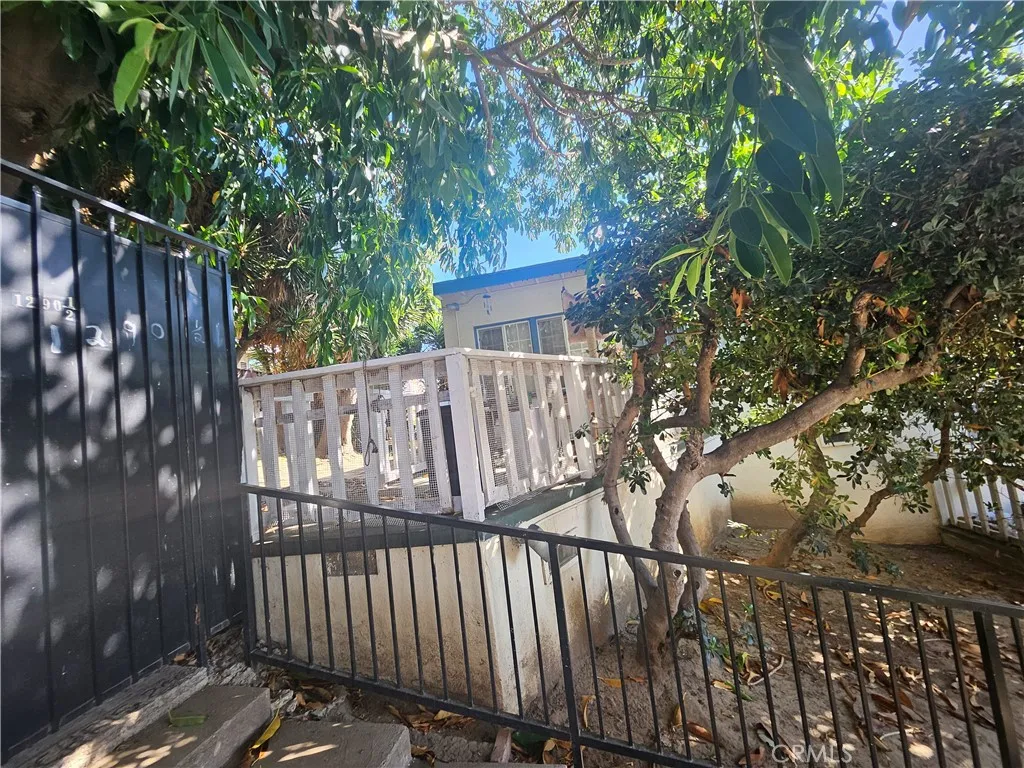 #4 private entrance .