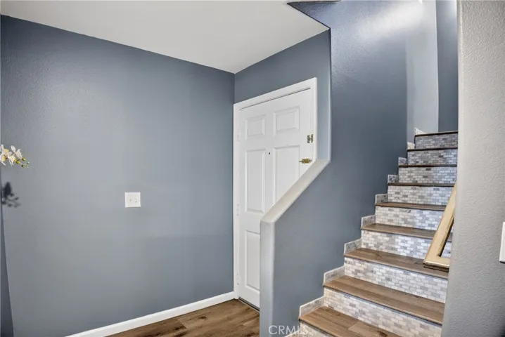 9354 Burnet 105, North Hills, California 91343