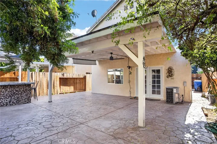 9354 Burnet 105, North Hills, California 91343