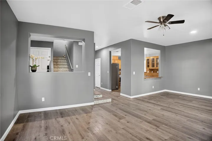 9354 Burnet 105, North Hills, California 91343