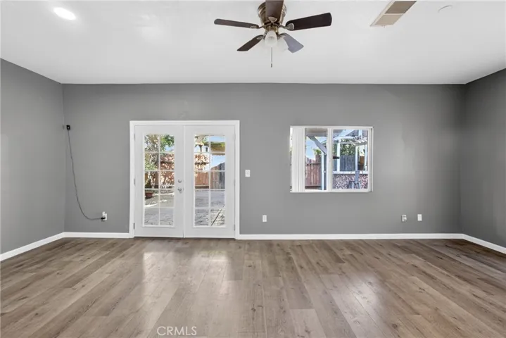 9354 Burnet 105, North Hills, California 91343