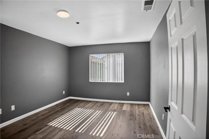 9354 Burnet 105, North Hills, California 91343