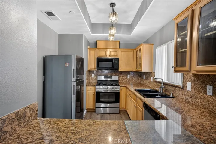 9354 Burnet 105, North Hills, California 91343