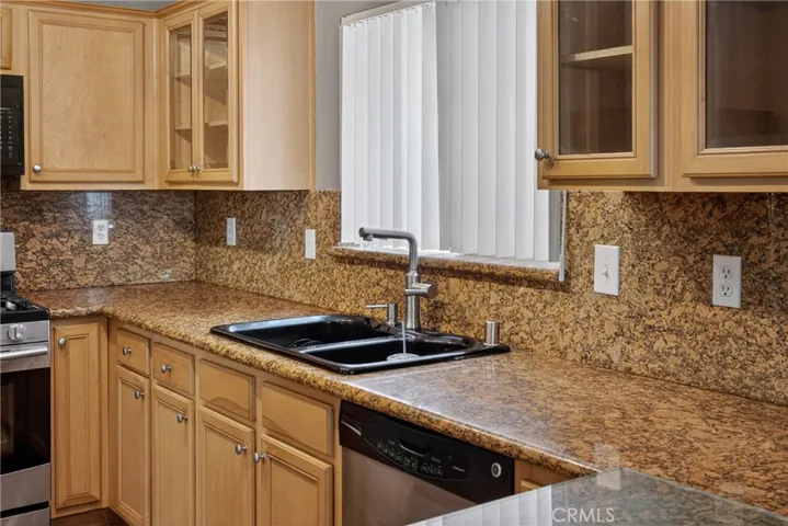 9354 Burnet 105, North Hills, California 91343