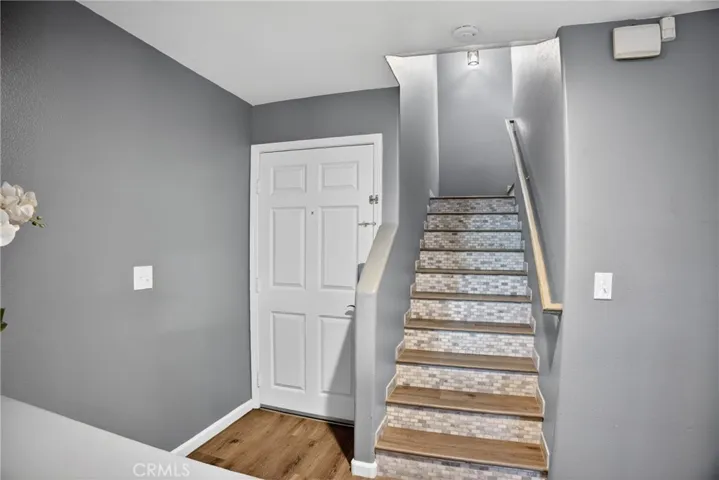 9354 Burnet 105, North Hills, California 91343