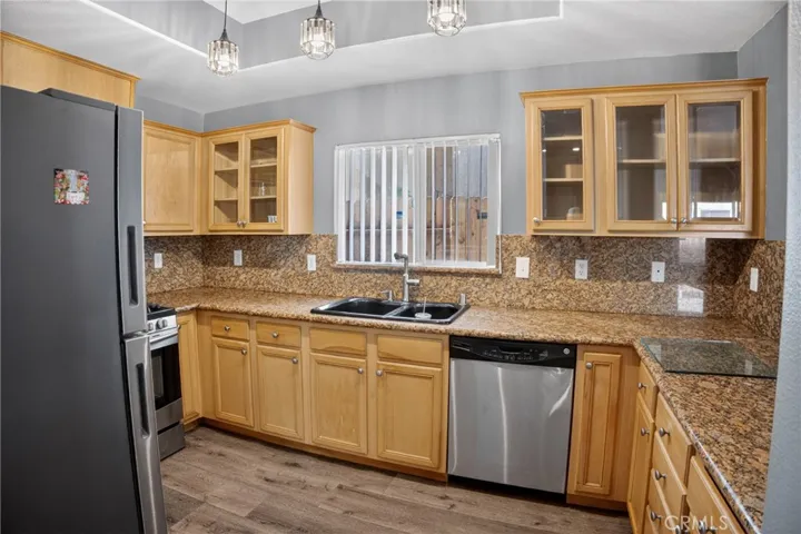 9354 Burnet 105, North Hills, California 91343