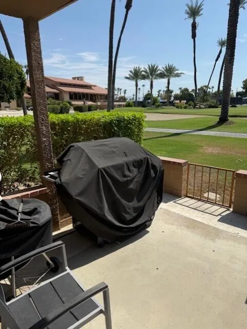 CLOSE TO CLUBHOUSE CLOSE TO CLUBHOUSE