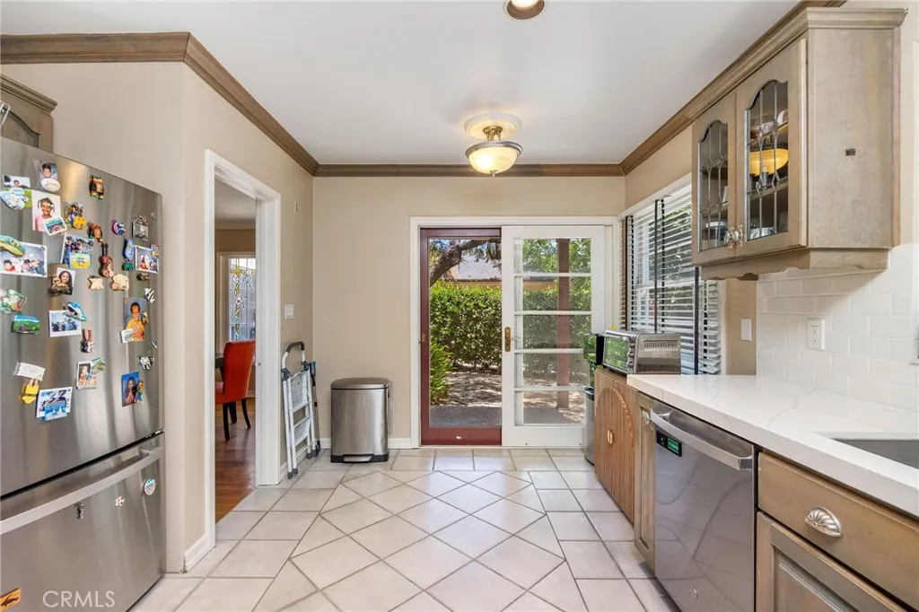 3526 E Vista Kitchen