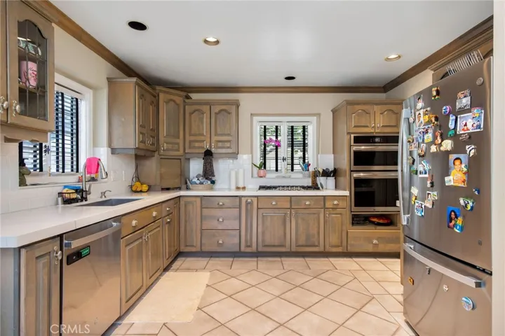 3526 E Vista Kitchen