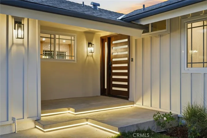 18912 Halsted Street, Northridge, California 91324