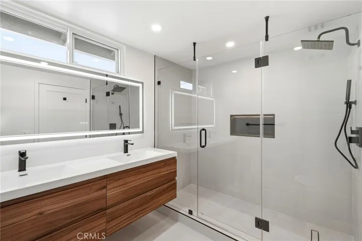 18912 Halsted Street, Northridge, California 91324