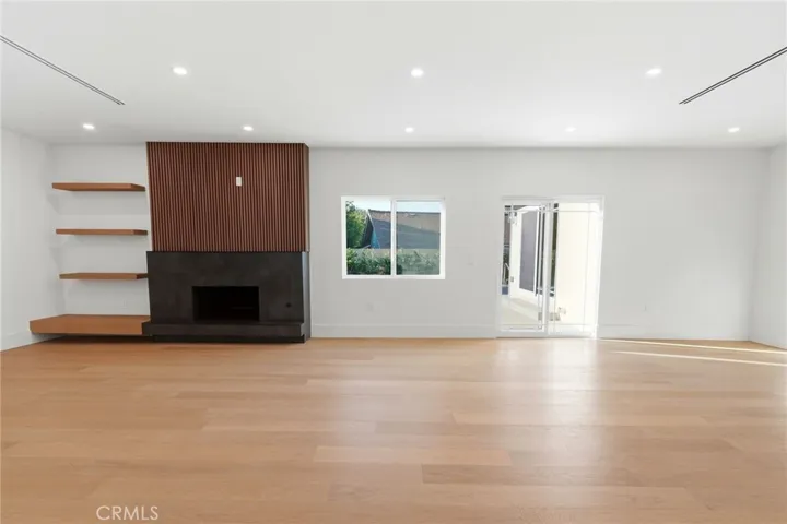 18912 Halsted Street, Northridge, California 91324