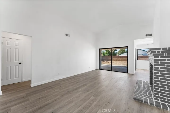 2559 E Avenue J2, Lancaster, California 93535