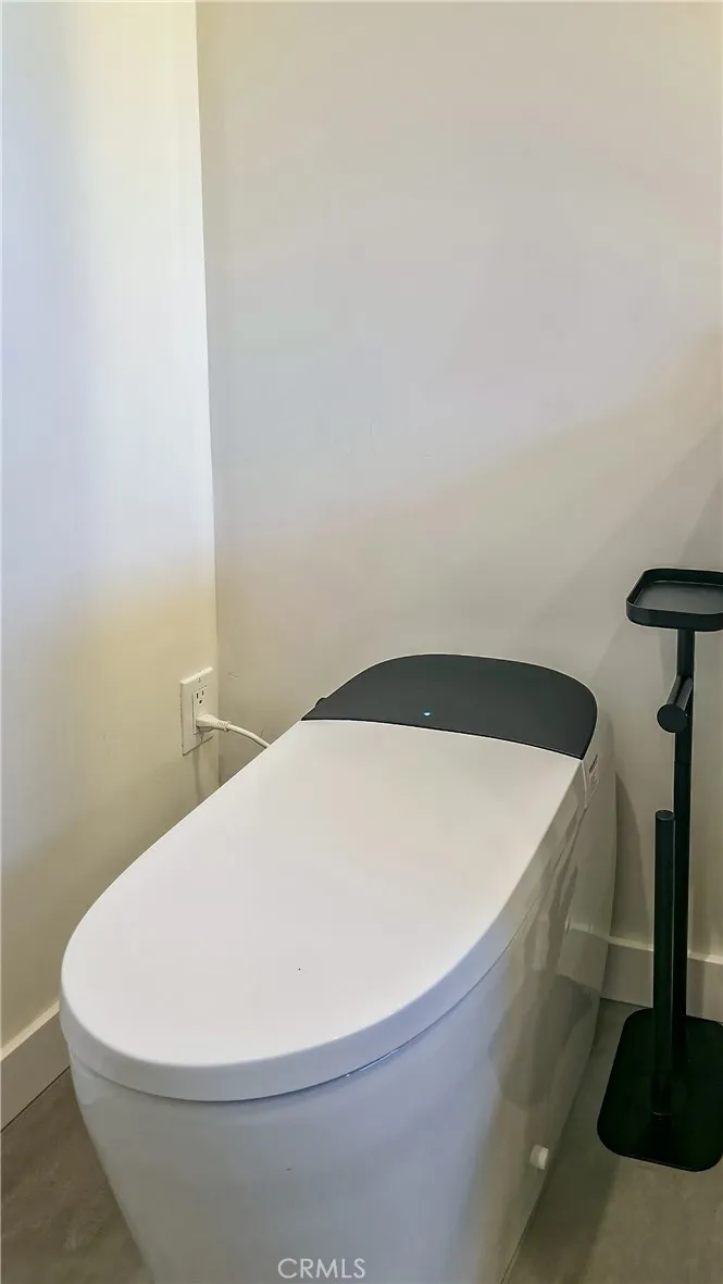 Smart Toilet