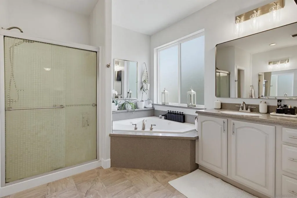 Primary Bath/Spa