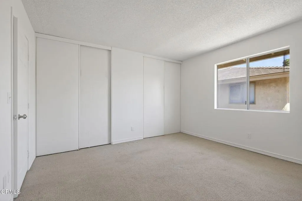 25-web-or-mls-UpmarketMedia-2719Jill-026