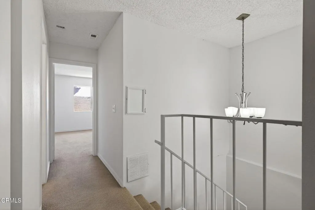 18-web-or-mls-UpmarketMedia-2719Jill-001