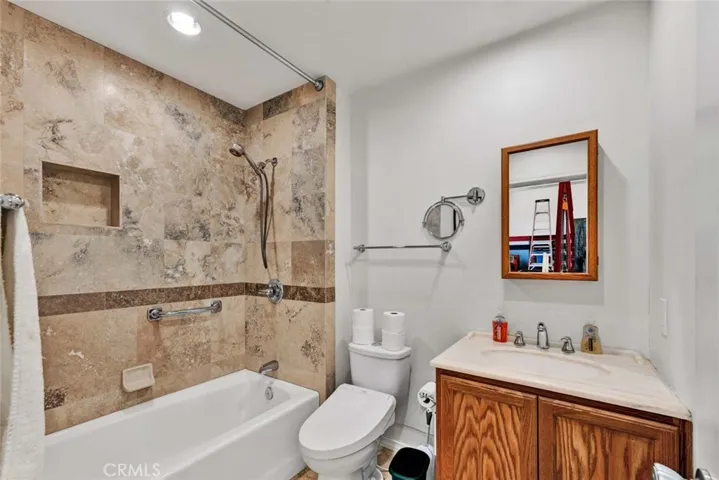 Full bath in garage.