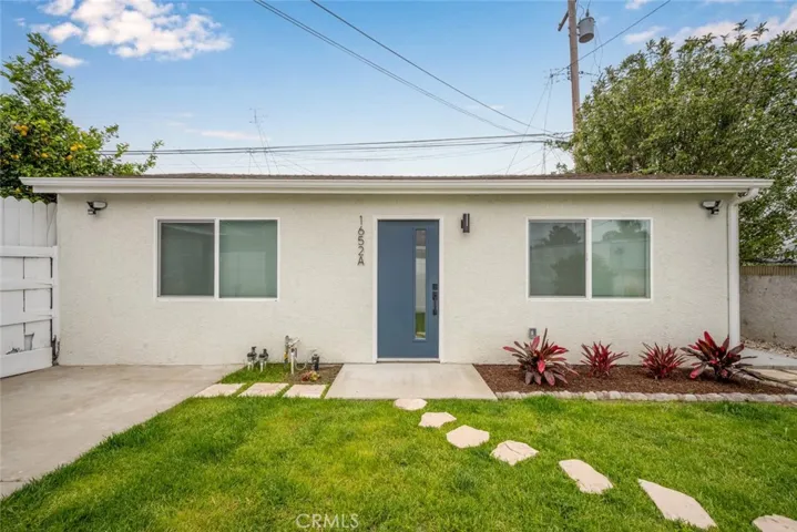 Welcome to 1652 E Rogers St Unit A