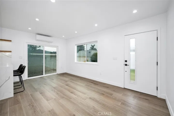 Spacious living room