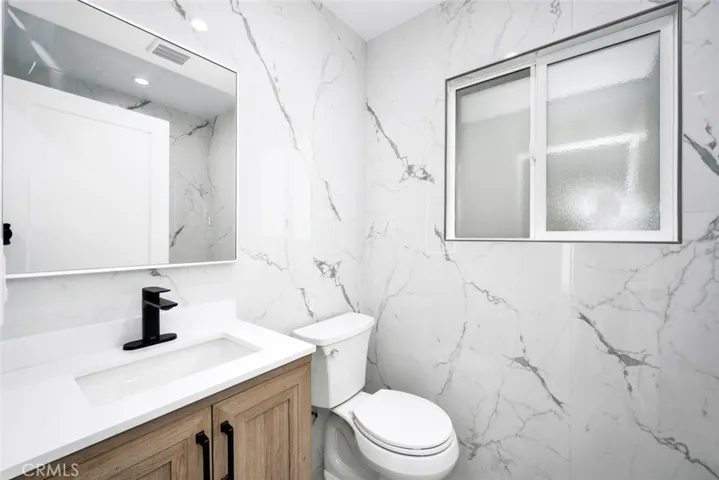 Beautifully remodelled main bath
