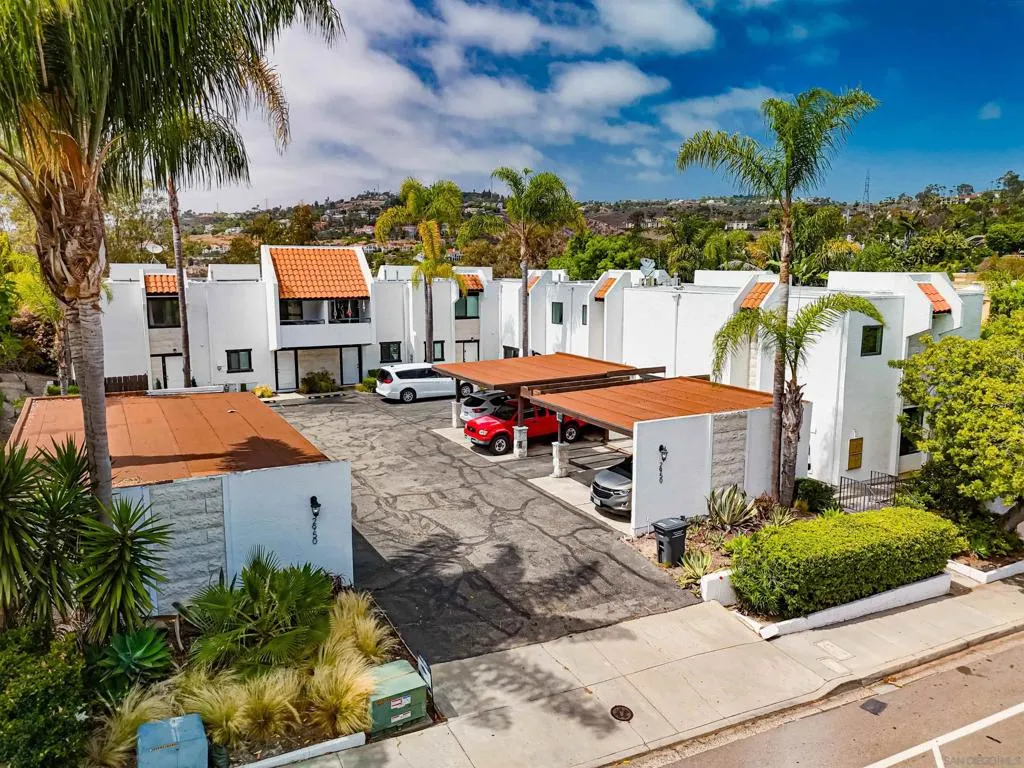 2950 La Costa Ave