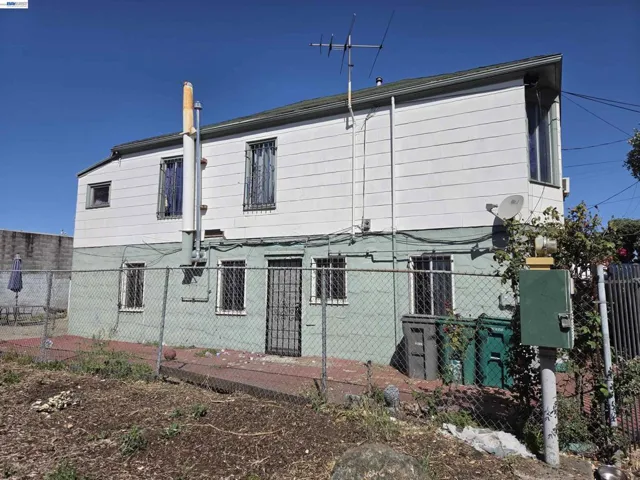 2859 E 9th Street, Oakland, California 94601