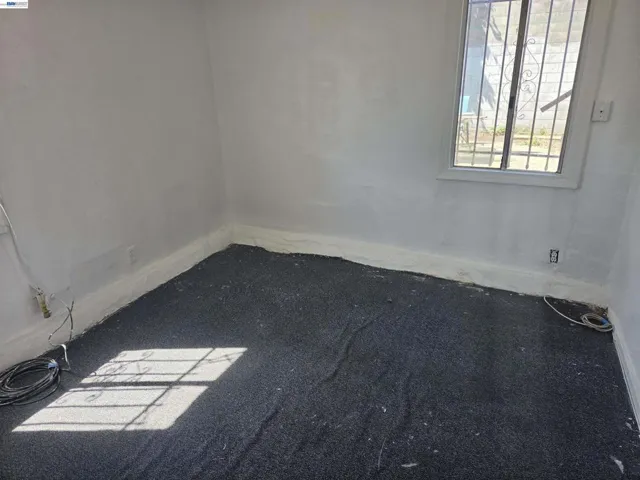2859 E 9th Street, Oakland, California 94601