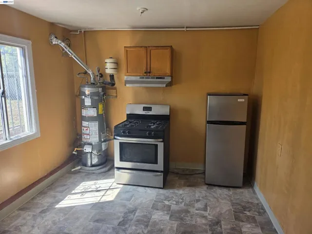 2859 E 9th Street, Oakland, California 94601