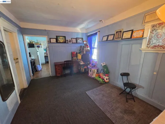2859 E 9th Street, Oakland, California 94601