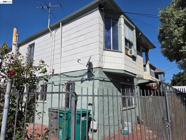 2859 E 9th Street, Oakland, California 94601