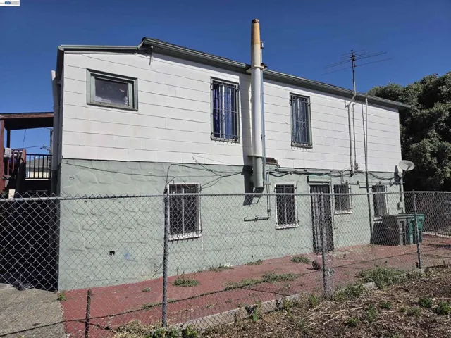 2859 E 9th Street, Oakland, California 94601
