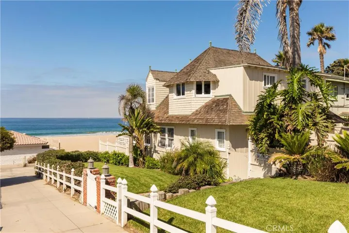 800 The Strand, Manhattan Beach, California 90266