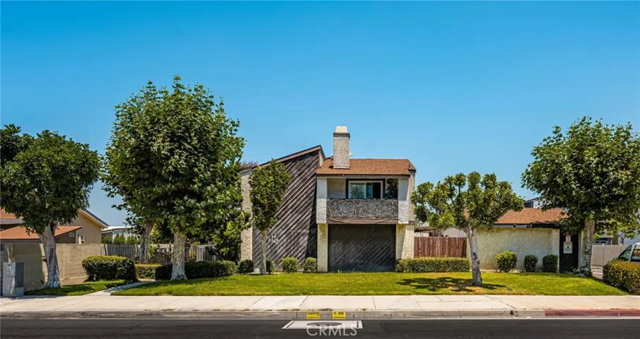 Front of 11 unit community