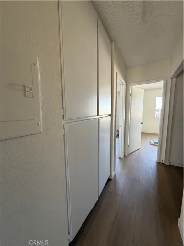Hallway to rear bedrooms
