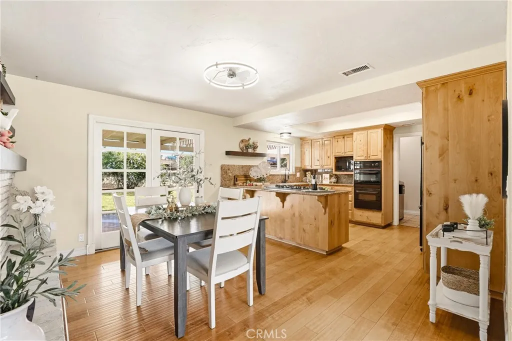 Dining & kitchen
