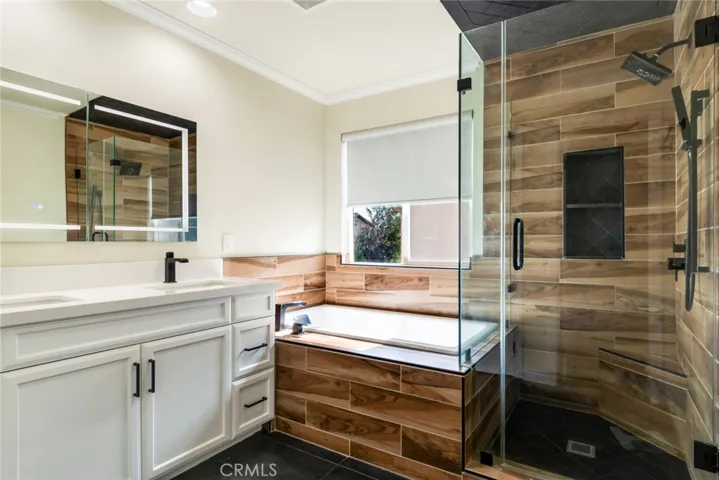 Master's Bathroom