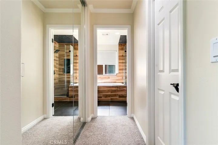 To Master's Bedroom Bathroom & Walk-In Closet