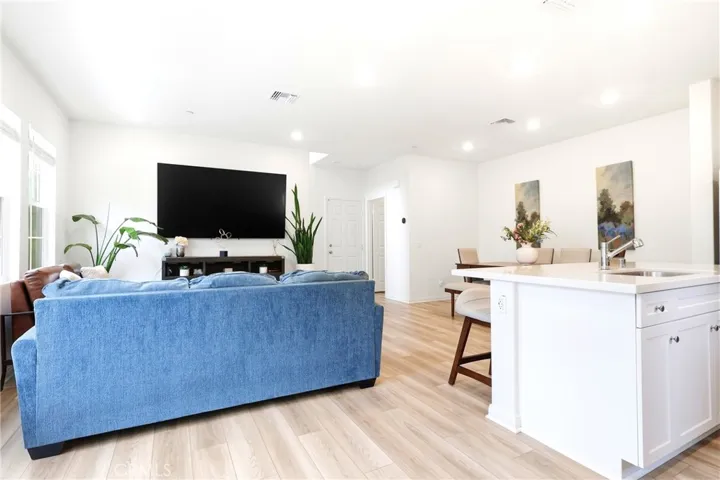 4005 E Carmel Privado Avenue, Ontario, California 91761