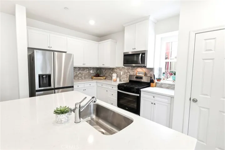 4005 E Carmel Privado Avenue, Ontario, California 91761