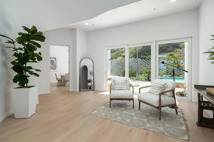 7402 Cadencia St, Carlsbad, California 92009
